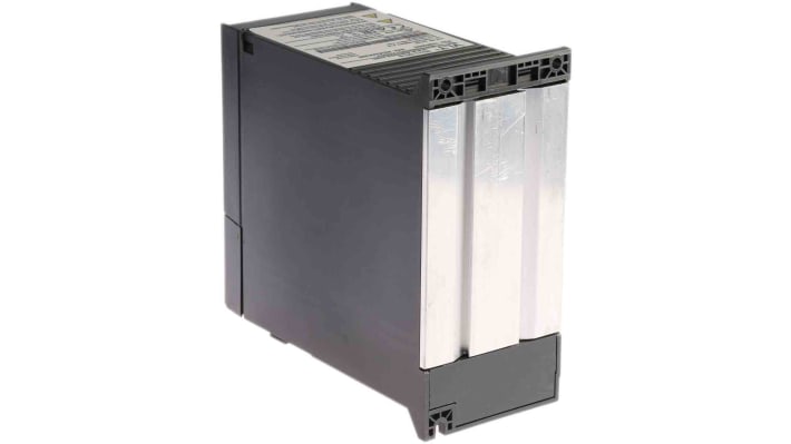 Inverter Danfoss 132F0002 VLT FC51, potenza 0,37 kW, montaggio a pannello, dimensioni 150x70x148 mm, grado di protezione IP20.
