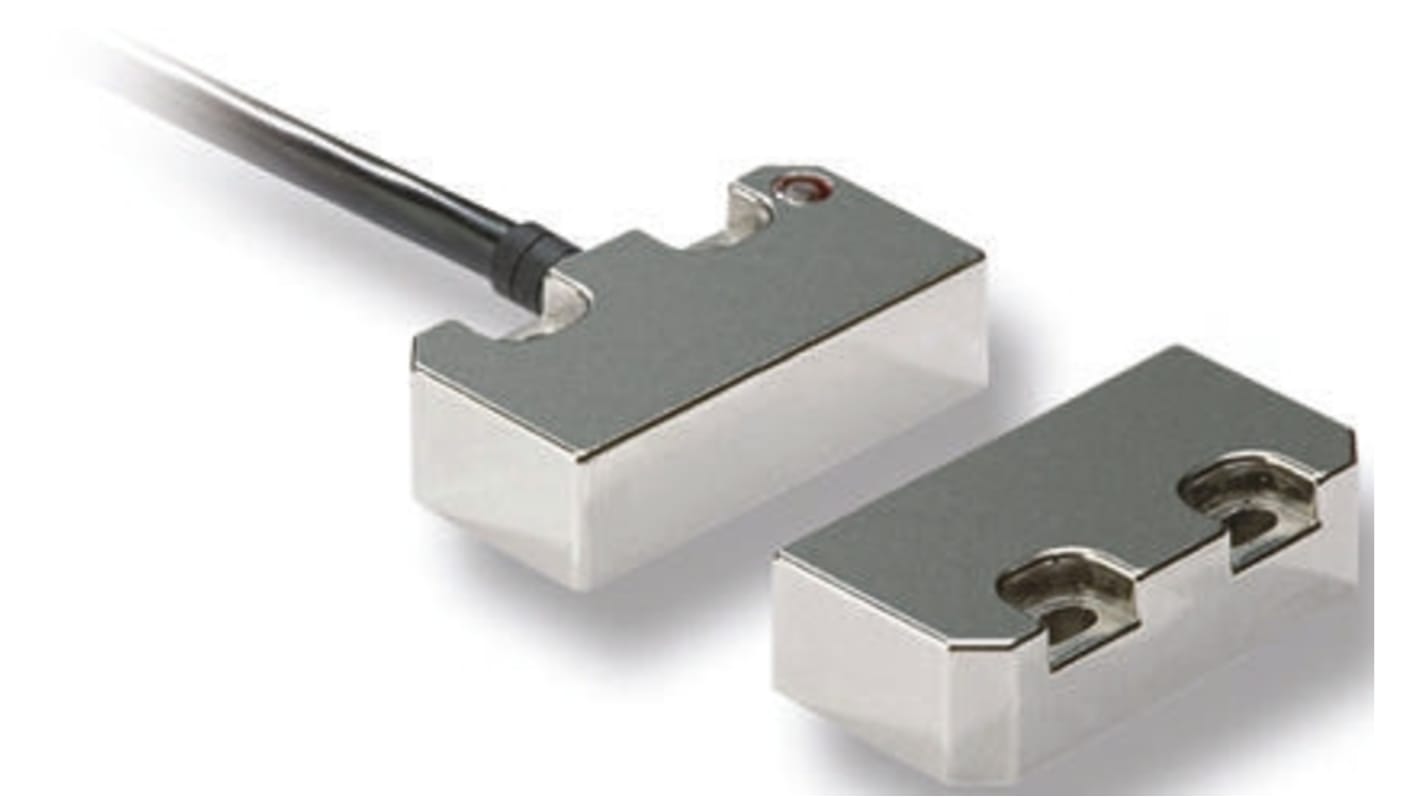Interruttore di sicurezza senza contatto Omron F3S-TGR-NSMC-21-10, custodia in acciaio inox, grado di protezione IP67, dimensioni 50 mm x 25,5 mm x 13 mm.