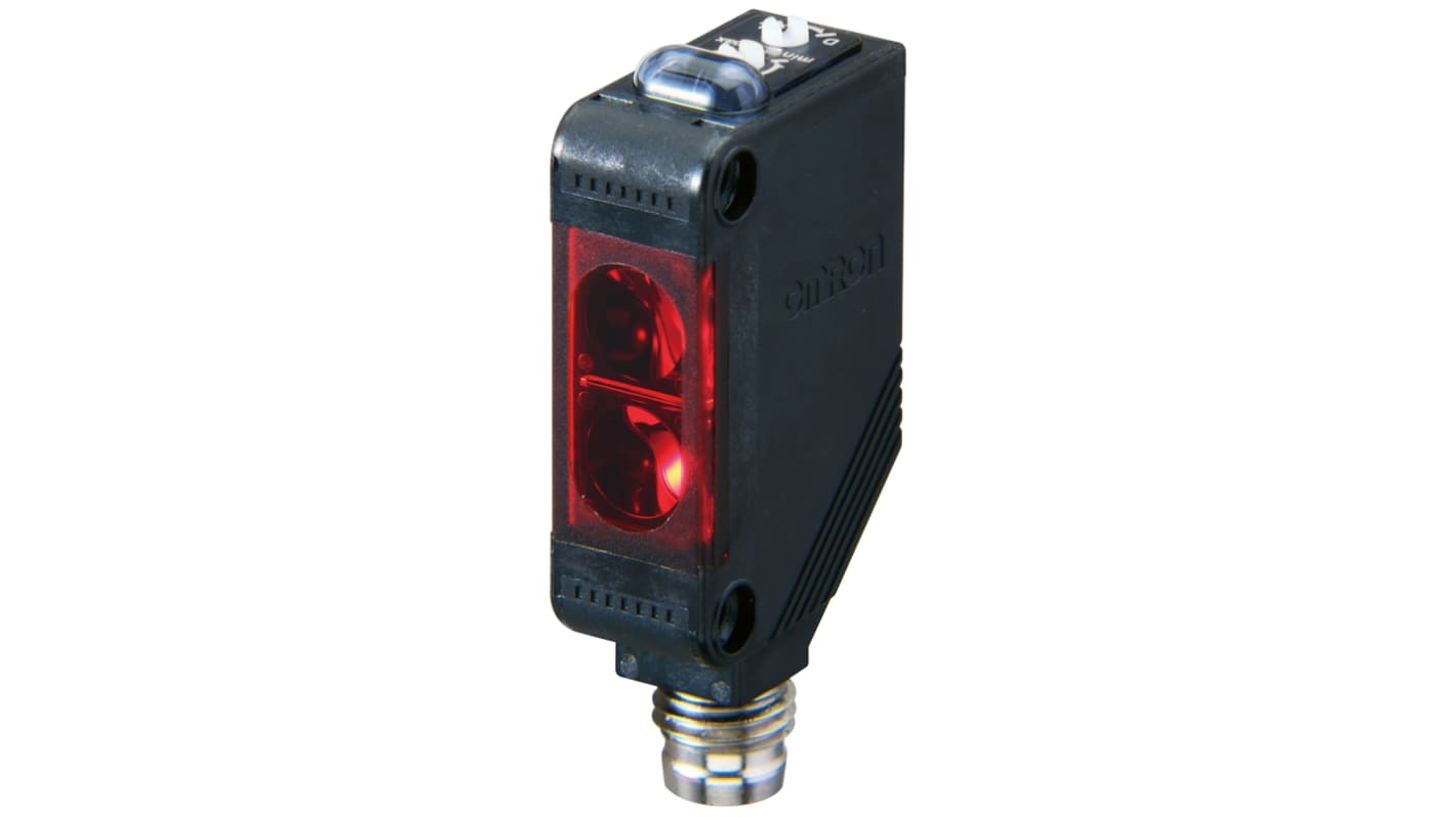 Omron E3ZR86IL3OMS, sensore fotoelettrico rettangolare a retroriflessione, rilevamento fino a 4 m, con uscita PNP e connettore M8.