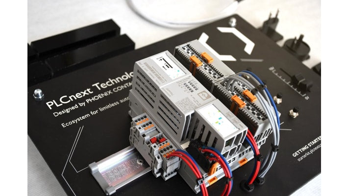Starter Kit PLCnext Phoenix Contact 1188165 con interfaccia Profinet e rete Ethernet. Controllo e simulazione processi automatizzati. Ideale per integrazione e prestazioni in tempo reale.