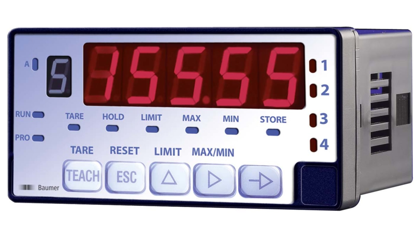 Baumer PA420.064AX01, misuratore digitale da pannello con display LED rosso, ingressi ±10 V c.c. e ±20 mA, dimensioni 93 mm x 45 mm.