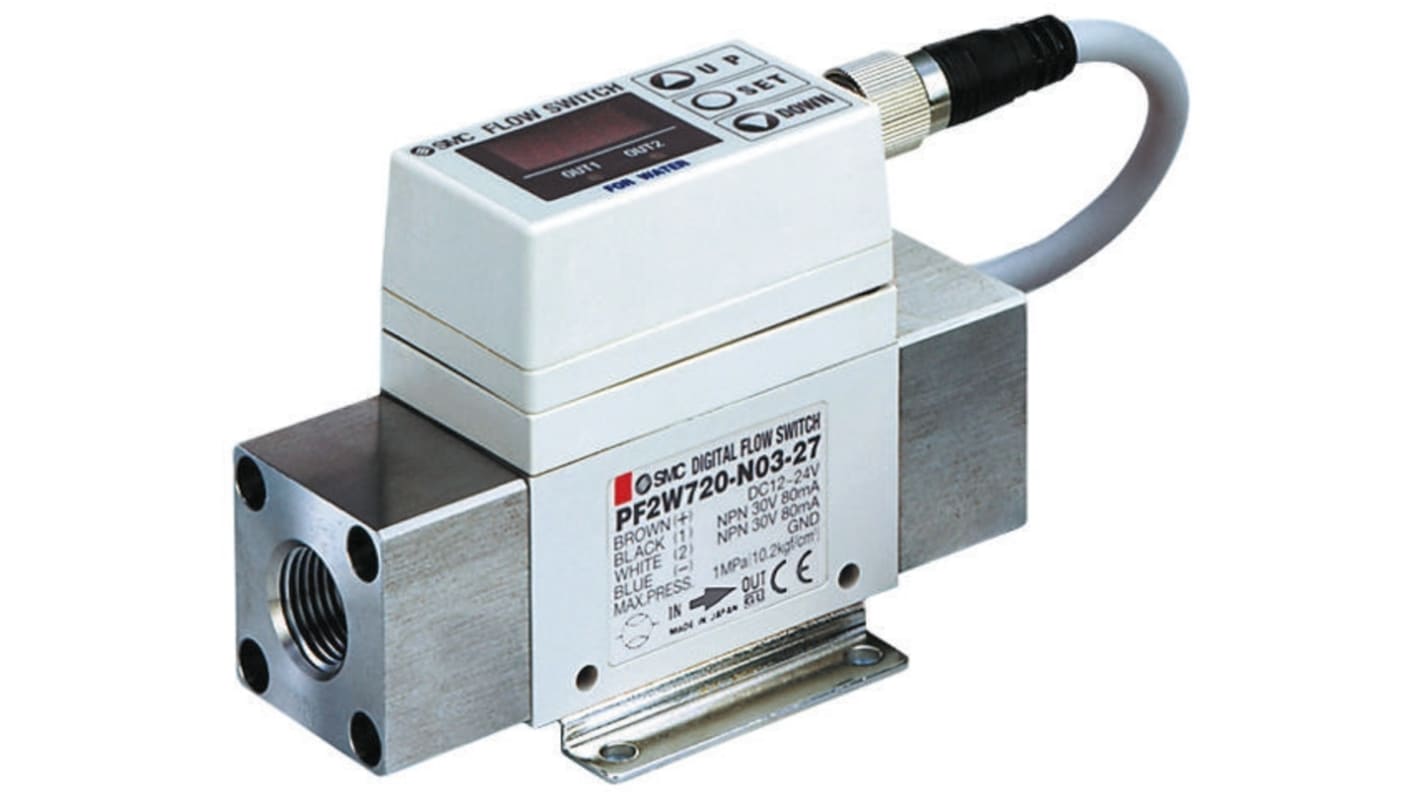 Regolatore di flusso SMC PF2W720-F04-67N, senza cavi, flusso 2-16 L/min, alimentazione 12-24 V c.c., display LED.