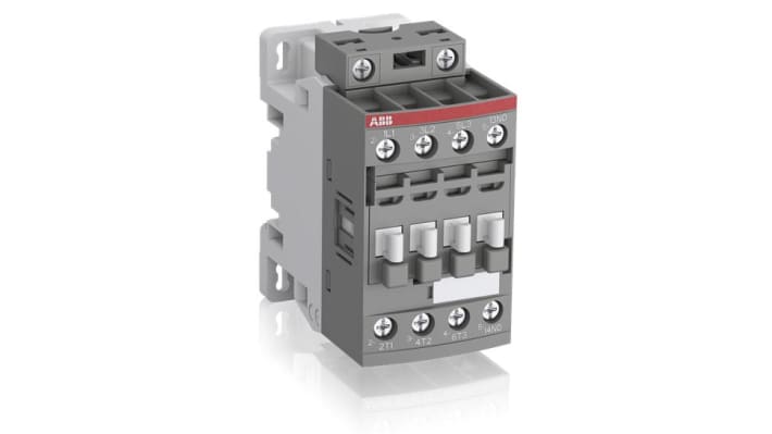 Contattore ABB 1SBL137001R1110 AF09-30-10-11, 3 poli, corrente 25 A, tensione 24 V, dimensioni 86 x 45 x 77 mm.