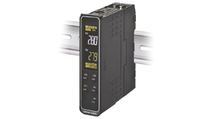 Termoregolatore PID Omron E5DC-QX2DSM-017, 24 V, 2 uscite SSR, montaggio su guida DIN, gamma -200 a +2300 °C.