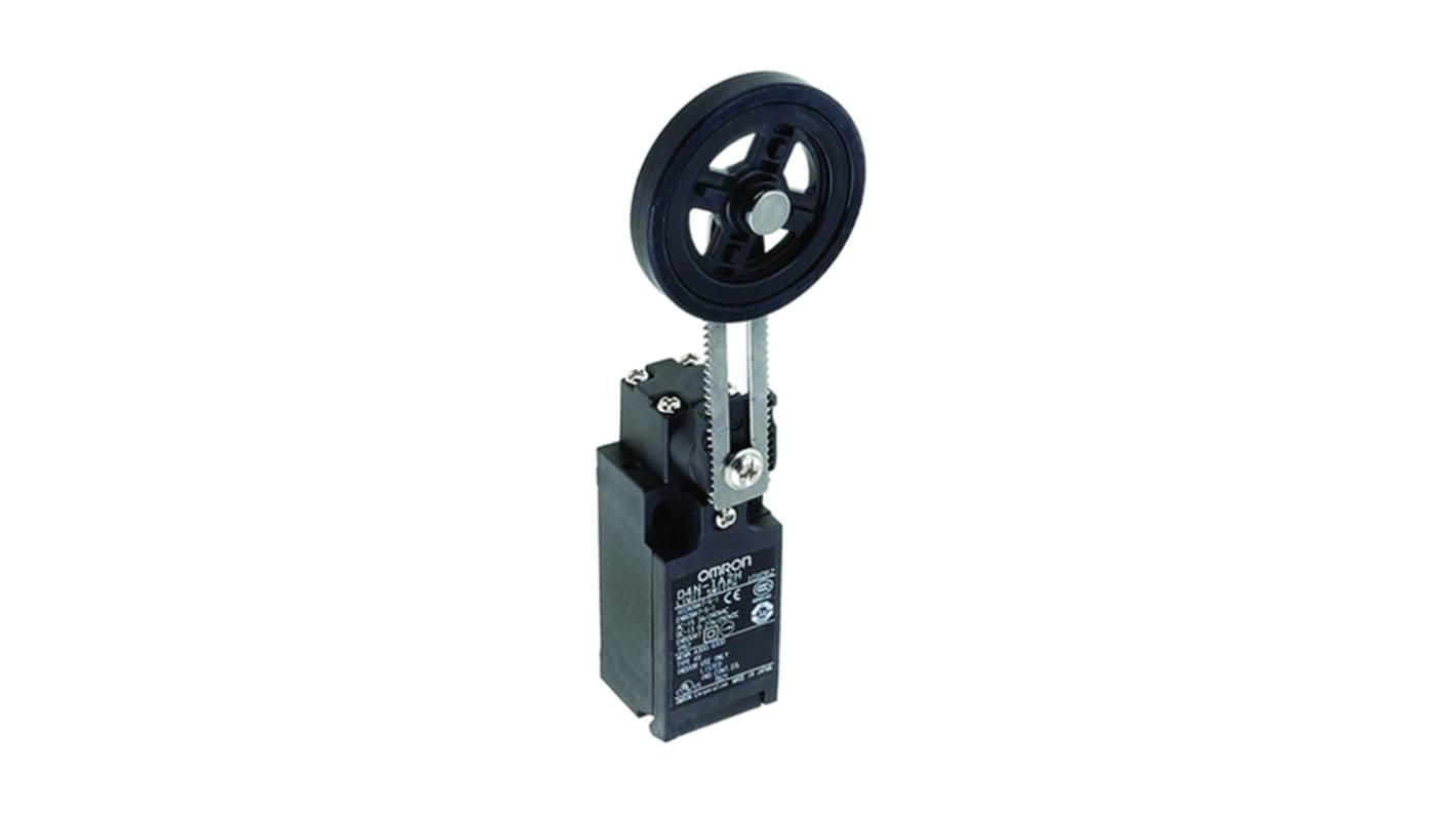 Omron D4N-112H, interruttore di fine corsa con leva regolabile, grado di protezione IP67, dimensioni 31mm x 48.2mm x 82.5mm.