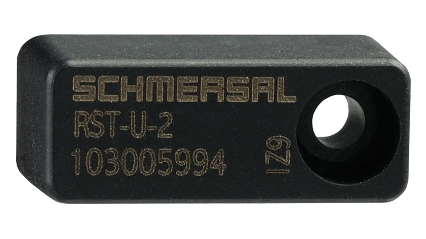 Attuatore Schmersal RST-U-2 per interruttore di sicurezza RFID, dimensioni 9 x 23 x 7 mm, protezione IP67, montaggio su porte scorrevoli.