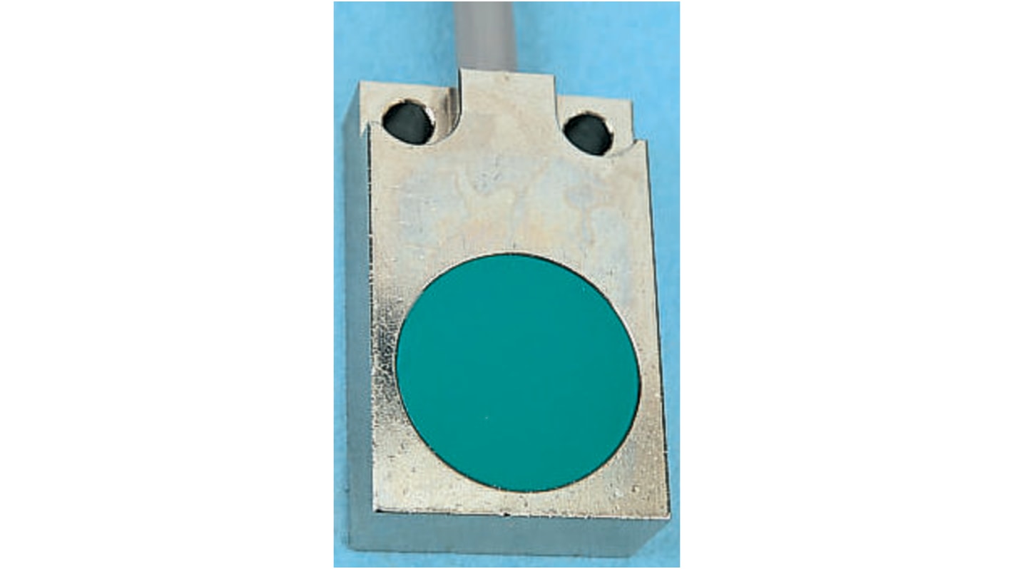 Baumer IFFM 20P1501, sensore di prossimità PNP, rilevamento 5 mm, custodia in ottone, montaggio a filo, IP67.