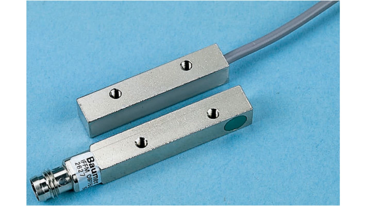 Sensore di prossimità PNP Baumer IFFM 04P1501/O1L, rilevamento 0,8 mm, alloggiamento in acciaio inox, montaggio a filo.