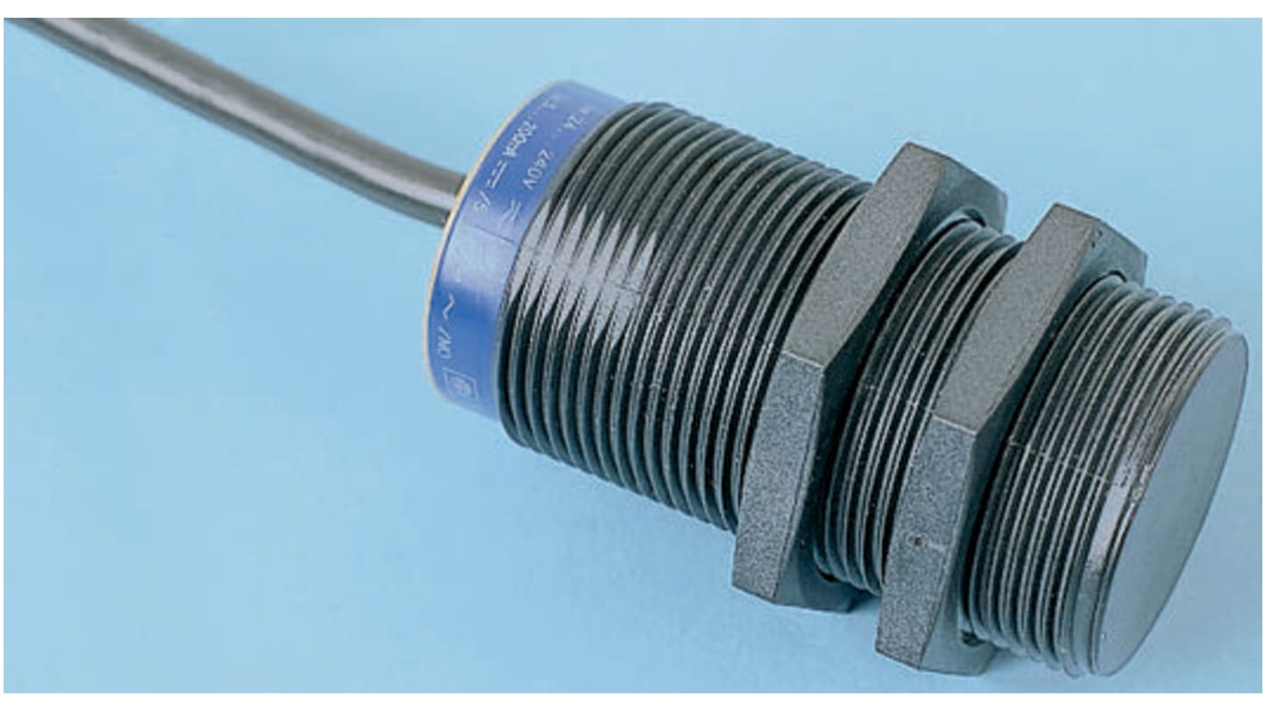 Sensore di prossimità cilindrico Telemecanique XS4P30MA230K, M30, rilevamento 15 mm, alimentazione 20-264 V, IP67. Montaggio non a filo.