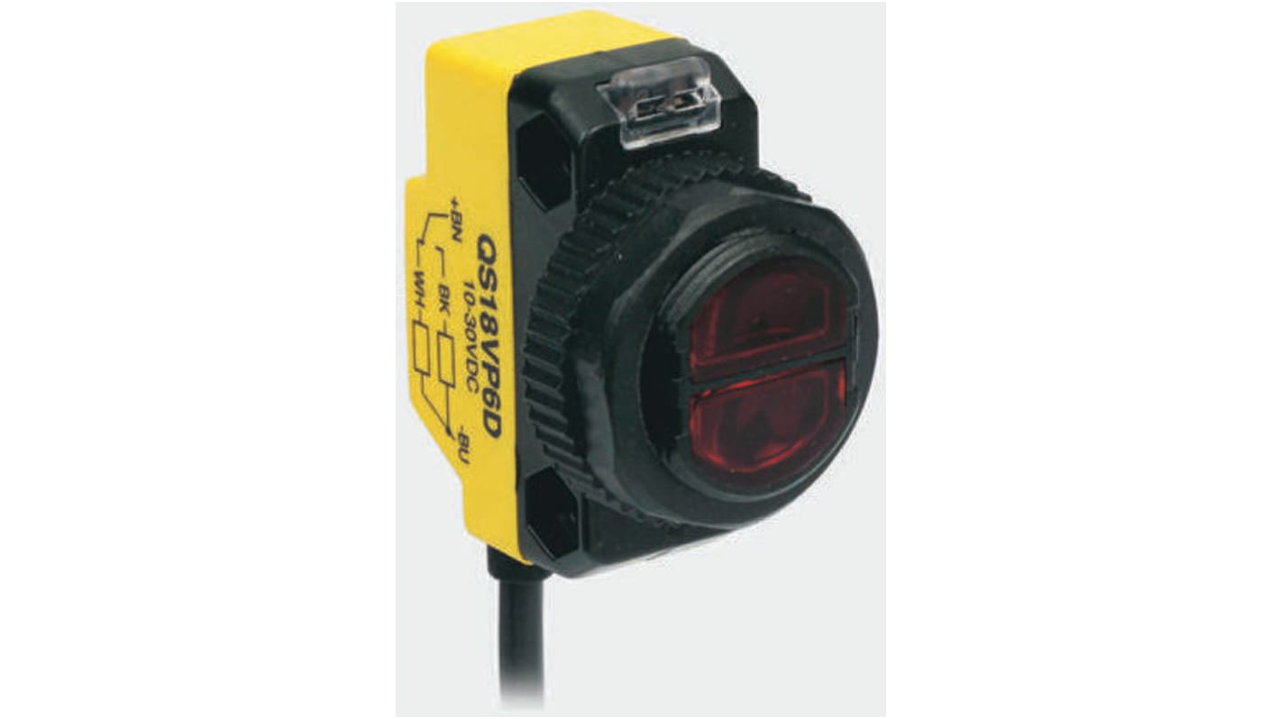 Sensore fotoelettrico rettangolare Banner QS18VP6DQ, rilevamento 450 mm, uscita PNP, grado di protezione IP67, montaggio con staffa inclusa.