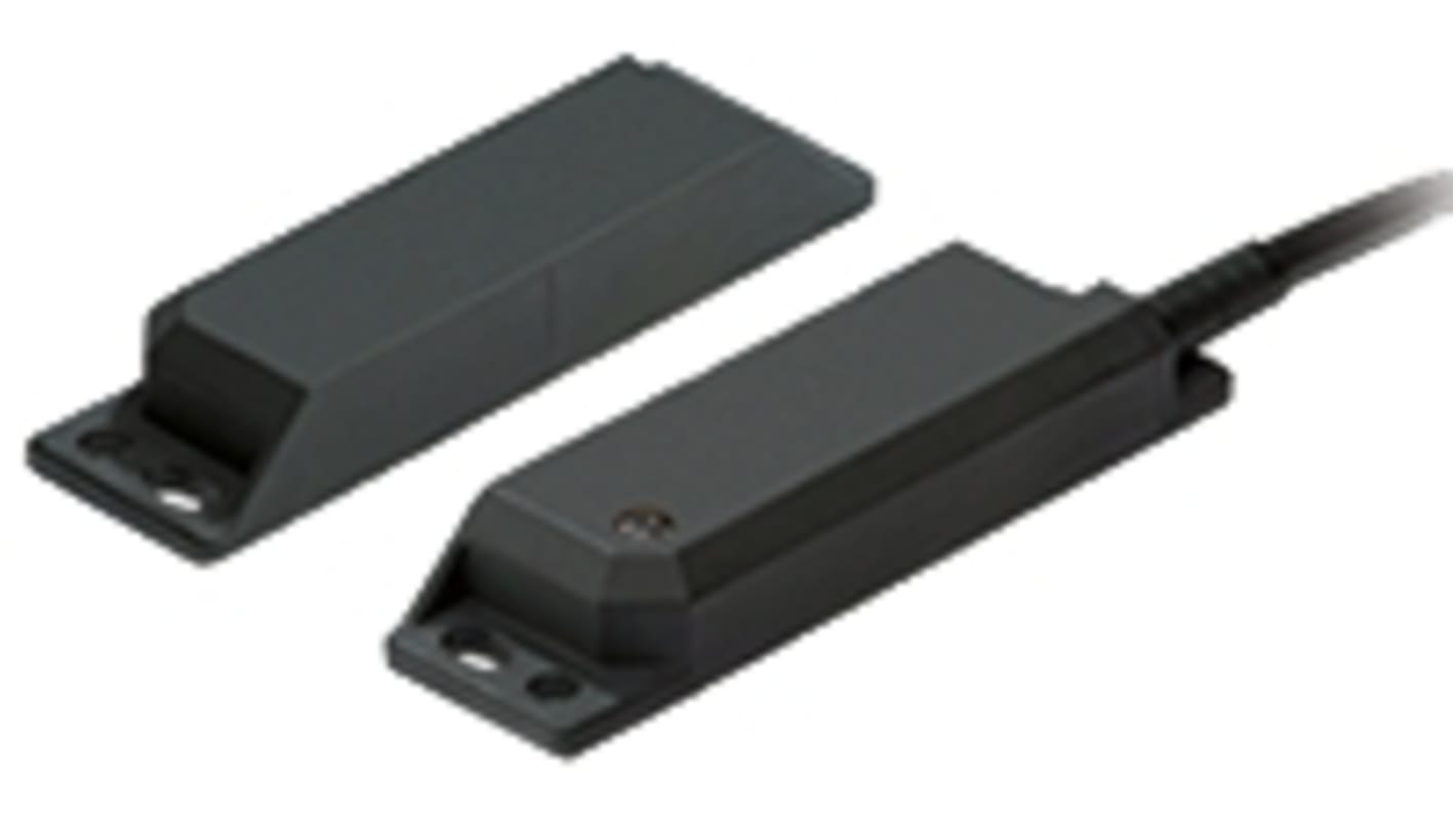 Interruttore di sicurezza senza contatto Omron F3S-TGR, tensione 24V cc, design RFID, dimensioni 88x25x13 mm, protezione IP69K.