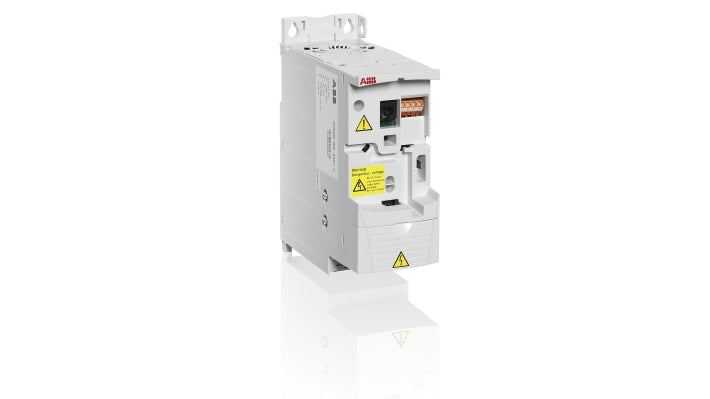 Inverter ABB ACS355-03E-44A0-4 per motori a 3 fasi, potenza 22 kW, montaggio a pannello, dimensioni 260 x 244 x 169 mm.
