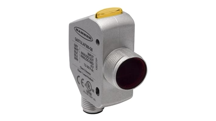Sensore di distanza cilindrico Banner Q4XTBCOD300-Q8, rilevamento 25-300 mm, uscita NPN/PNP, IP68, montaggio a pannello.