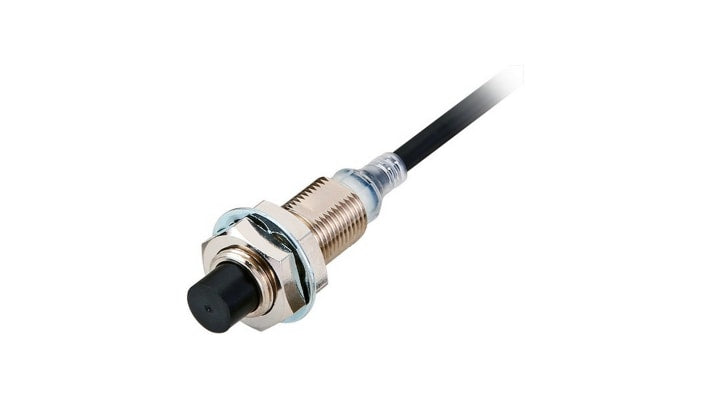 Sensore di prossimità cilindrico induttivo Omron E2E-X10MD112-T 2M, M12, rilevamento 10 mm, IP67, alimentazione 10-30 V c.c.