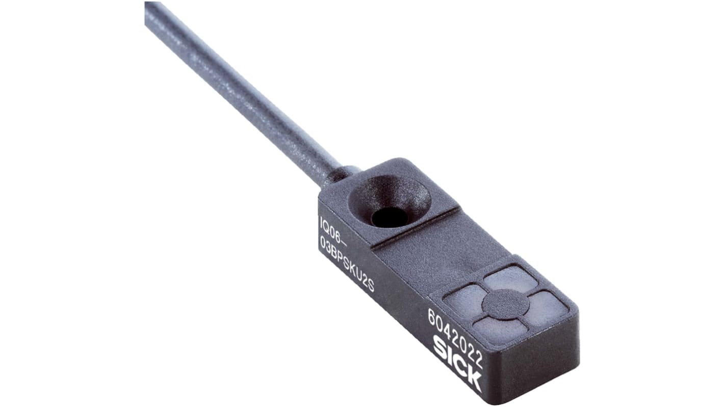 Sensore di prossimità PNP Sick IQ06-03BPSKU3S, rilevamento 3 mm, IP67, montaggio a filo, dimensioni 10x30x6 mm.