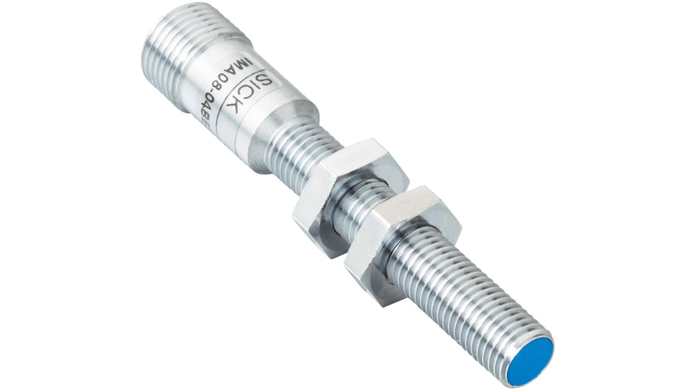 Sensore di prossimità cilindrico Sick IMA08-04BE3ZC0K M8, rilevamento 0-4 mm, alimentazione 15-30 V, IP67, dimensioni 66x8 mm.