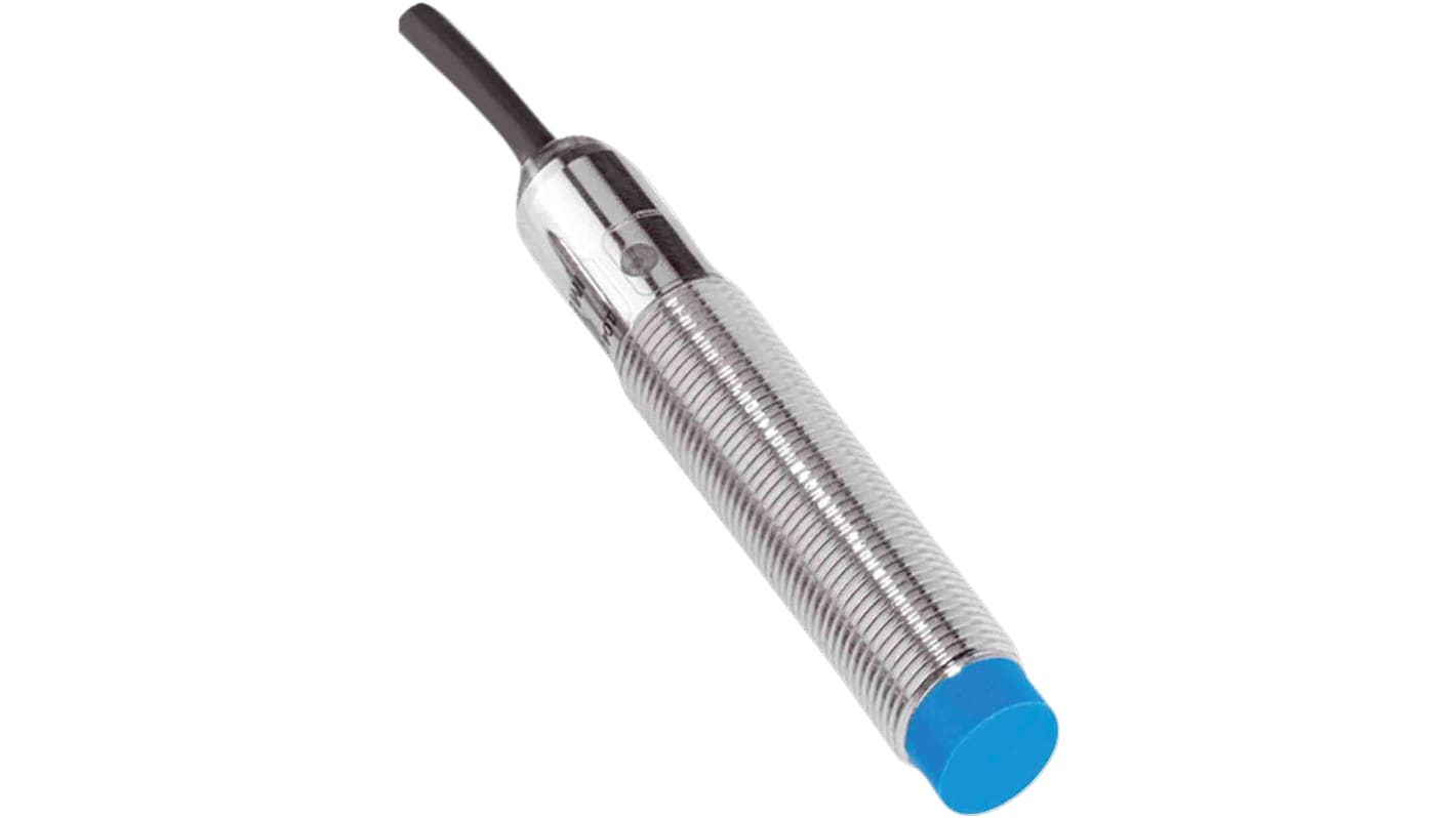 Sensore di prossimità cilindrico Sick IME12-08NDSZY2S, M12 x 1, rilevamento 8 mm, IP67, alimentazione 10-30 V, 63 mm di lunghezza.