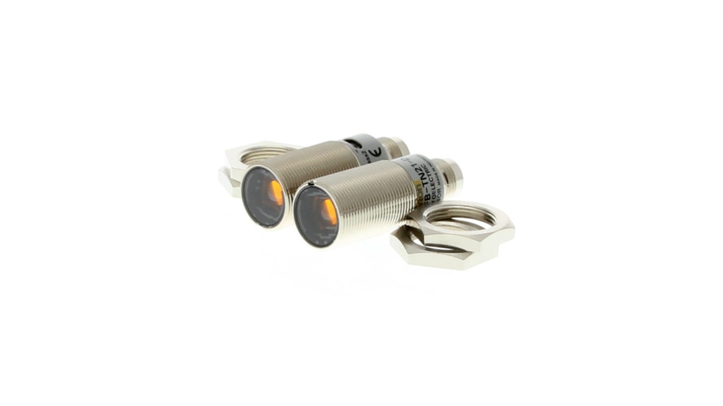 Sensore fotoelettrico cilindrico Omron E3FB-TN21, rilevamento a fascio diretto fino a 20 m, uscita NPN, connettore M12.