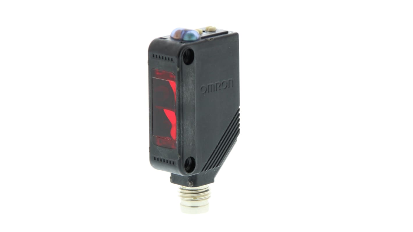 Omron E3Z-B67, sensore fotoelettrico rettangolare a retroriflessione, rilevamento da 100 a 2000 mm, uscita NPN, connettore M8 a 4 pin.