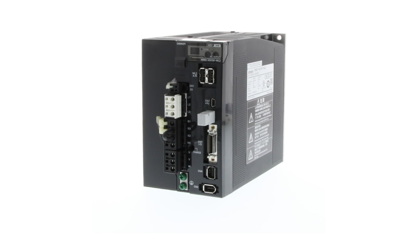 Servocomando Omron R88D-KN50F-ML2, 3 fasi, 5 kW, 400 V, 12,1 A, per applicazioni industriali precise e affidabili.