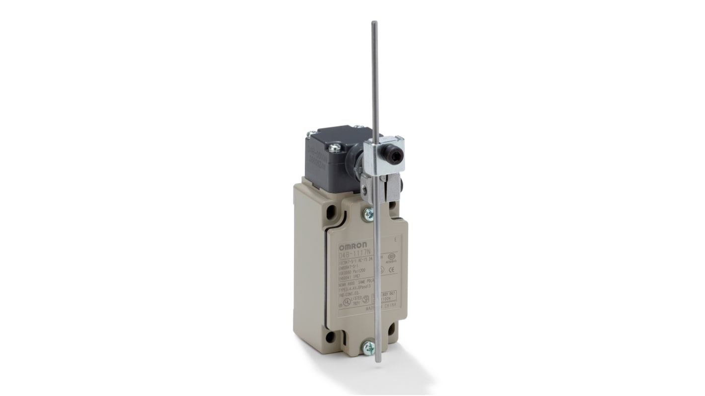 Interruttore di fine corsa Omron D4B-4A17N con leva regolabile, 2NC, protezione IP67, corrente 10A, tensione 400V.
