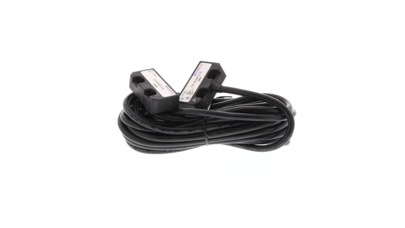 Interruttore di sicurezza senza contatto Omron F3S-TGR-NSPC-21-10, 24V cc, custodia plastica, grado di protezione IP67, 15x37 mm.