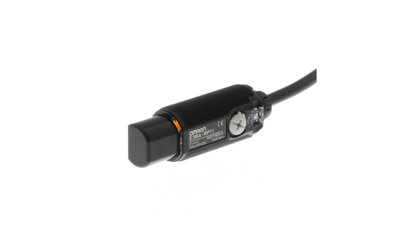 Sensore fotoelettrico cilindrico a retroriflessione Omron E3RA-RN11 2M, rilevamento da 100 a 4000 mm, uscita NPN, cavo 2 m.