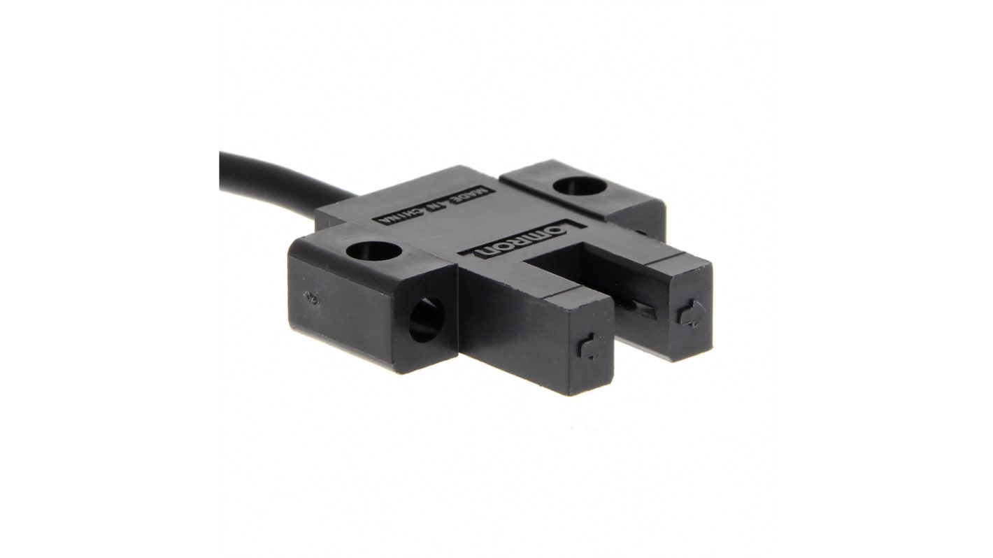 Omron EE-SX670P-WR 1M, sensore fotoelettrico a fascio diretto con rilevamento a slot e uscita PNP, cavo da 1 m incluso.