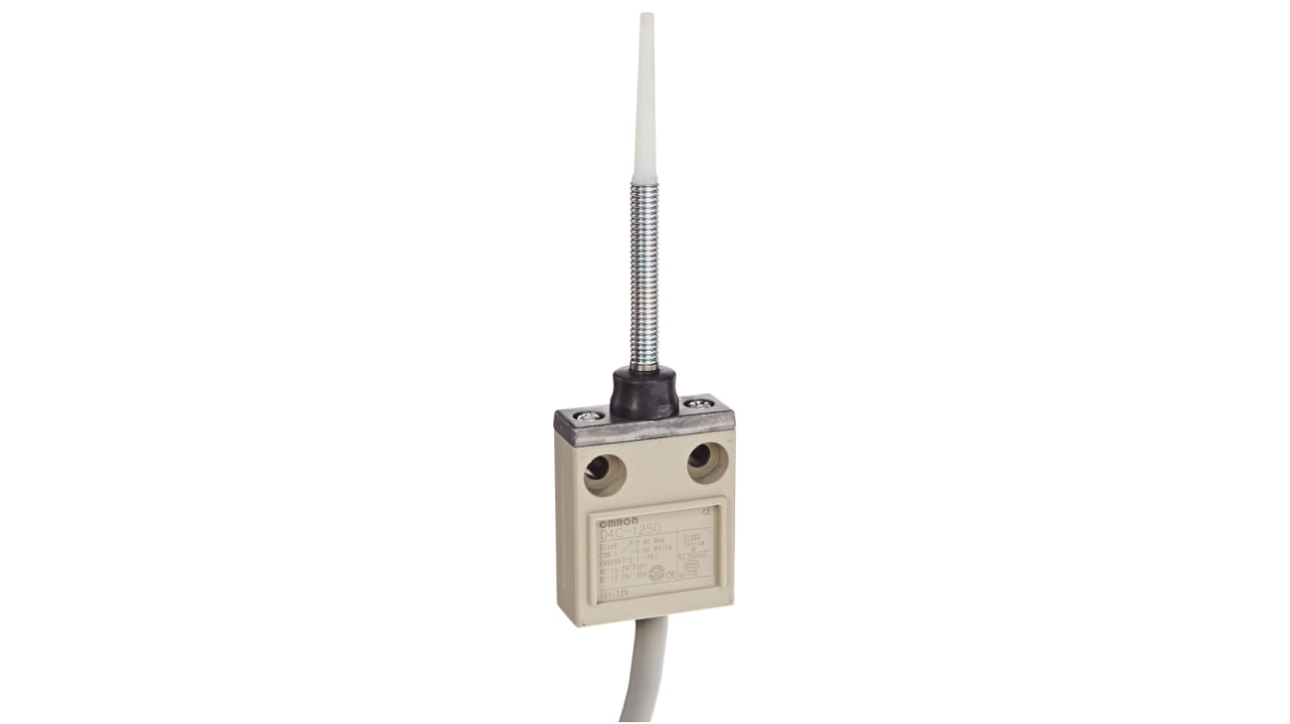 Interruttore di fine corsa Omron D4C-1250, attuatore ad asta, protezione IP67, corrente massima 5A, tensione 250V.