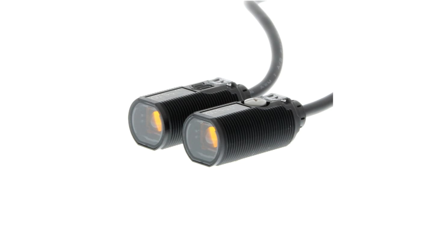 Sensore fotoelettrico Omron E3FA-TP12 2M, rilevamento diretto fino a 15 m, uscita PNP, corpo in plastica, grado di protezione IP67.