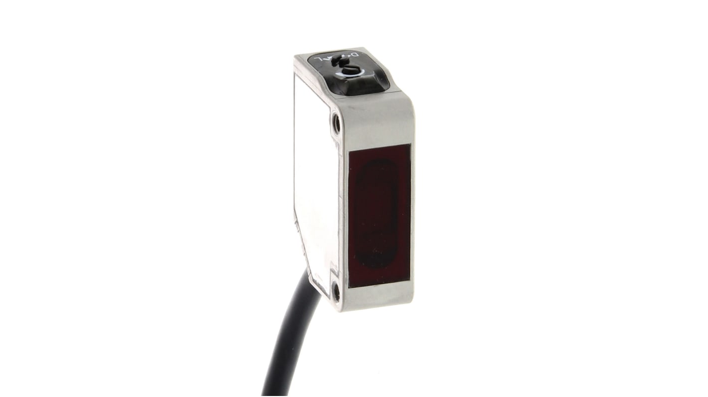 Sensore fotoelettrico a retroriflessione Omron E3ZM-B81T 2M, rilevamento fino a 500 mm, alloggiamento in acciaio inox, IP67.