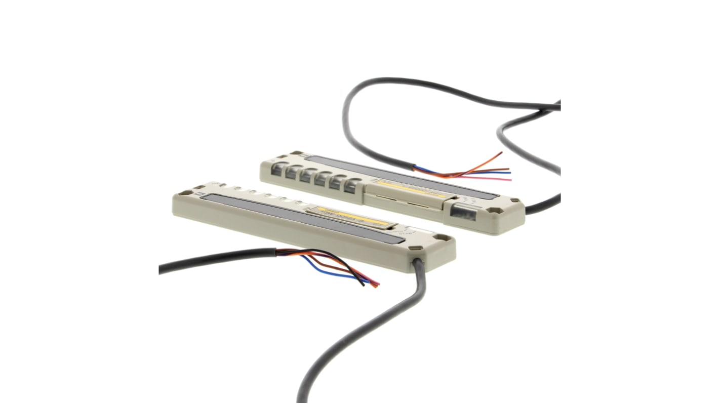 Sensore fotoelettrico Omron F3W-D052C 5M, rilevamento diretto fino a 3000 mm, uscita PNP, grado di protezione IP62.