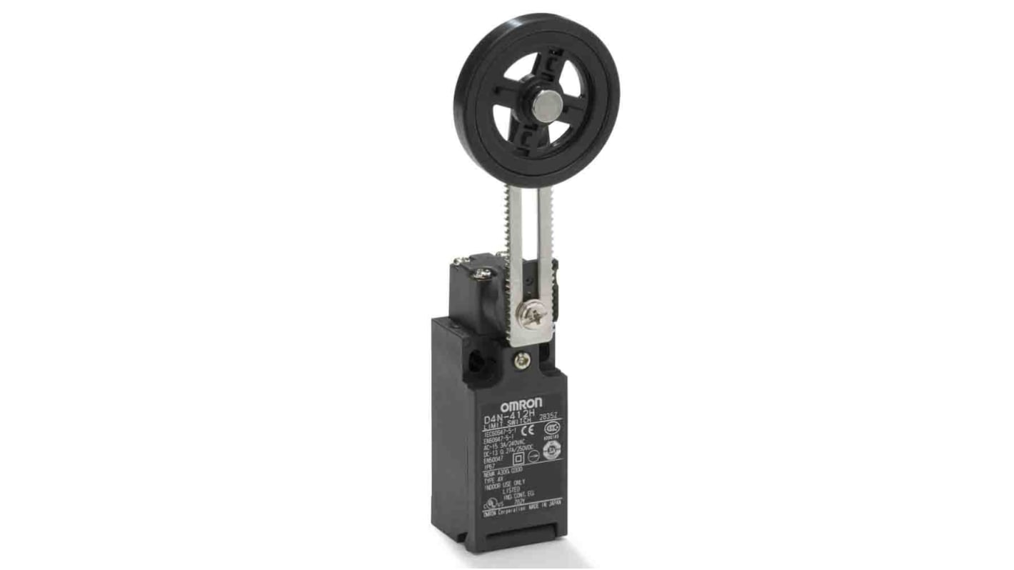 Interruttore di fine corsa Omron D4N-4A2H con leva regolabile, grado di protezione IP67, corrente massima 10A, tensione 240V.