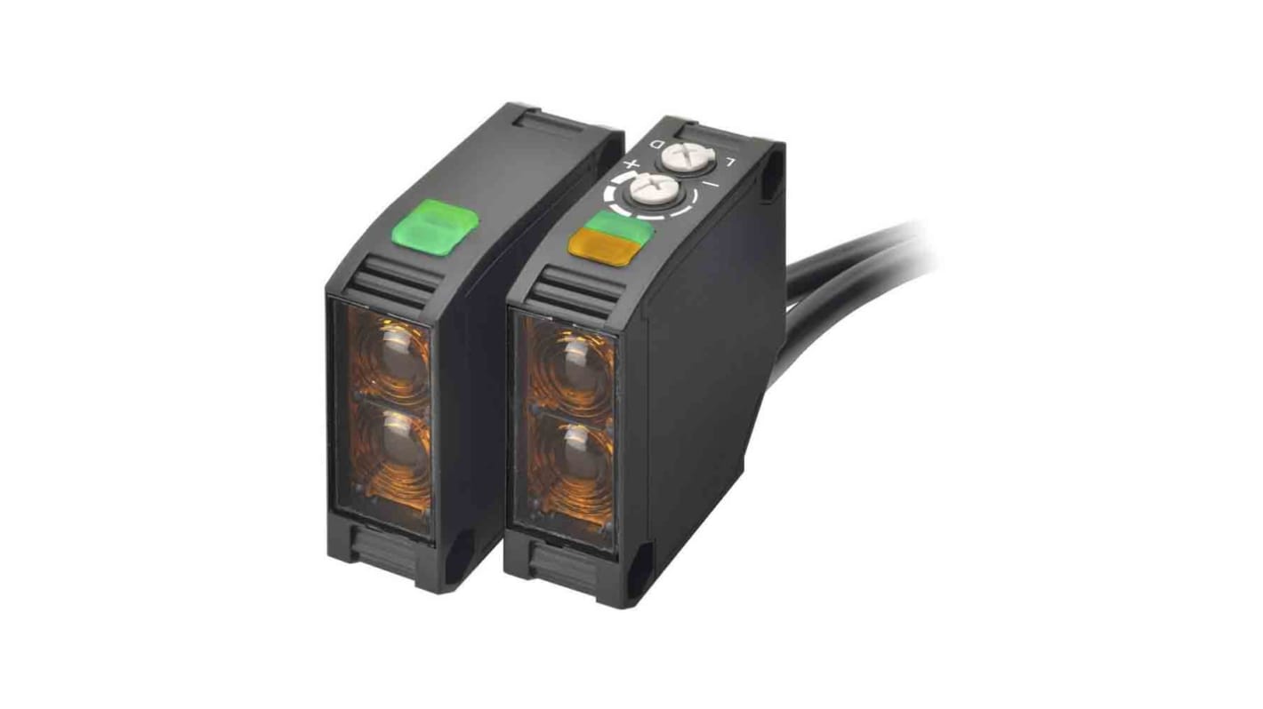 Sensore fotoelettrico Omron E3JK-TR11 5M, rilevamento fino a 40 m, alimentatore integrato, montaggio a blocco.