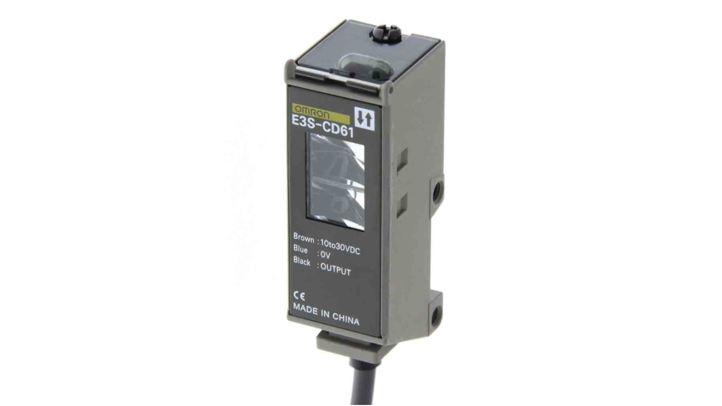Omron E3S-CD61 2M, sensore fotoelettrico rettangolare a diffusione, rilevamento fino a 700 mm, cavo precablato, resistente all'olio.