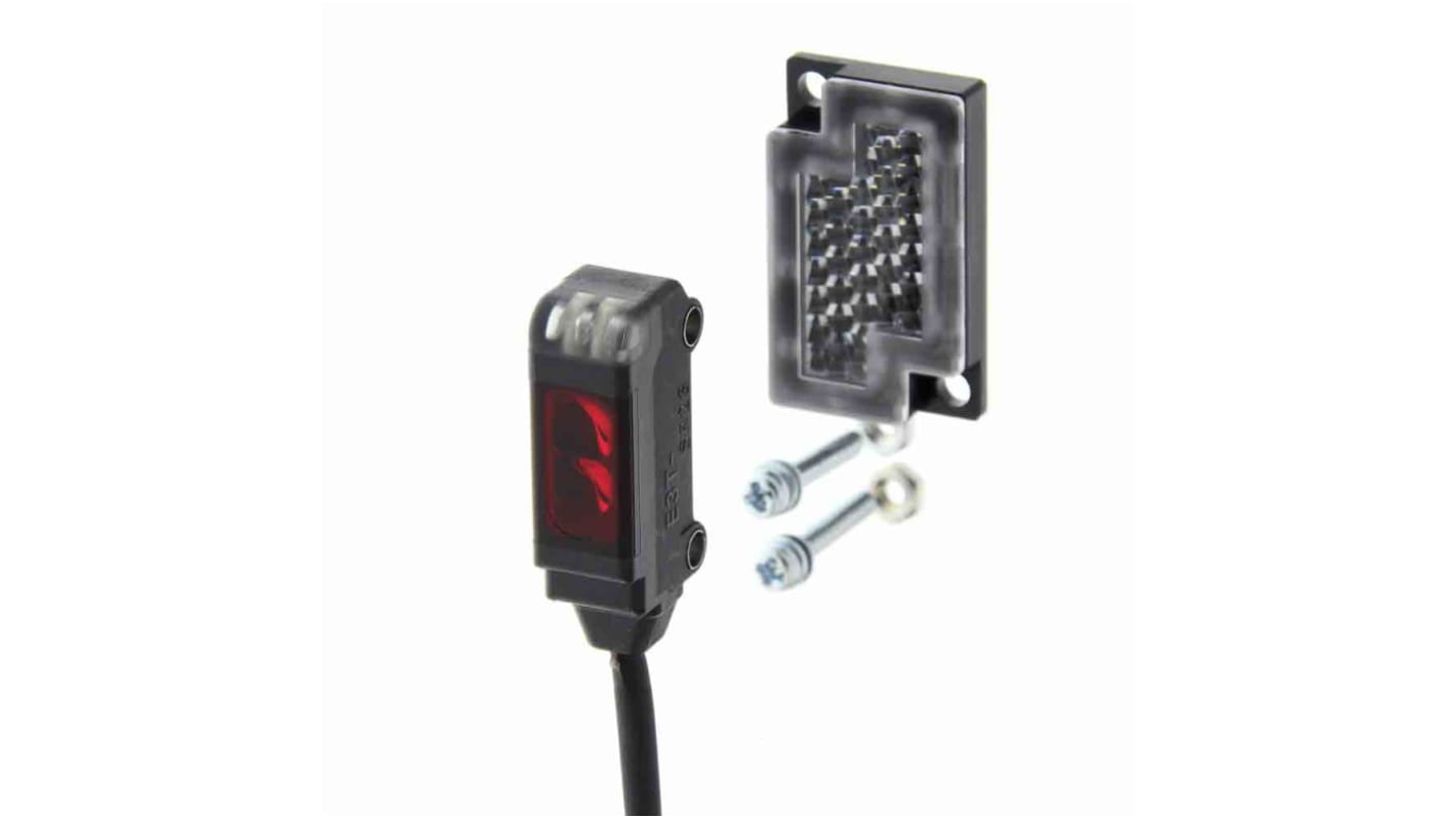 Omron E3T-SR23 2M, sensore fotoelettrico rettangolare a retroriflessione, rilevamento 200 mm, uscita PNP, IP67.