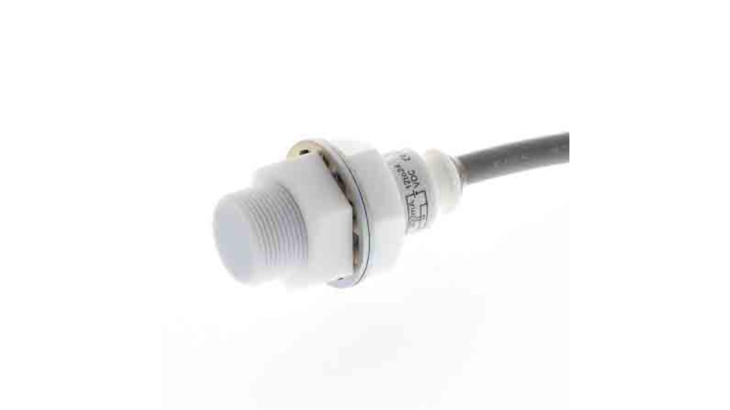 Sensore di prossimità cilindrico PNP Omron E2FQ-X5F1, M18 x 1, rilevamento 5 mm, alimentazione 12-24 V c.c., grado di protezione IP67.
