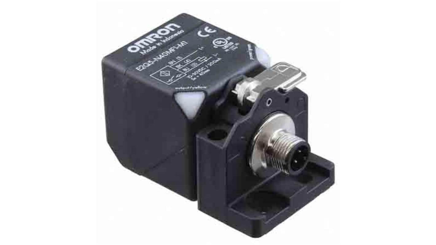Sensore di prossimità NPN Omron E2Q5-N40ME3-M1, rilevamento 40 mm, alimentazione 10-30 V c.c., grado di protezione IP67.