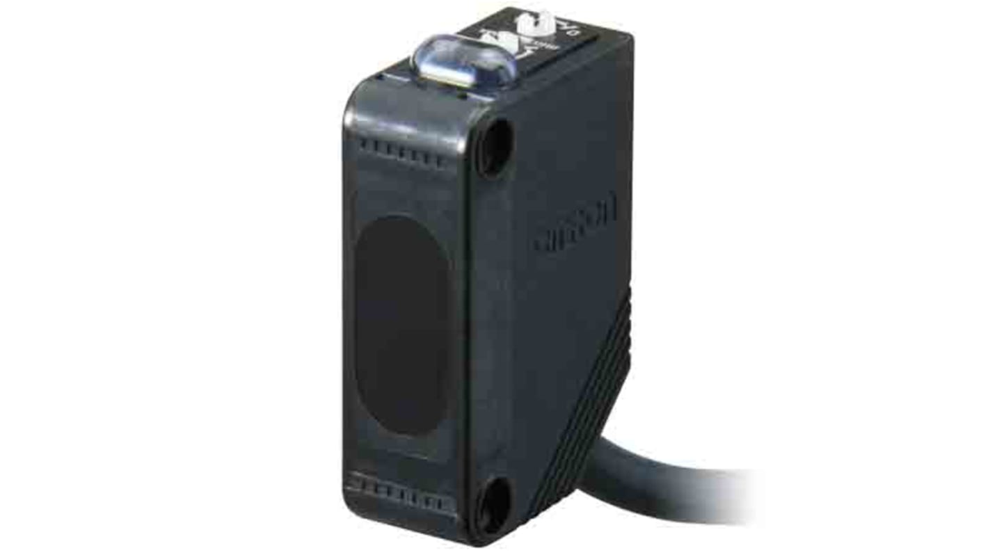 Sensore fotoelettrico Omron E3Z-D62 5M, compatto, rilevamento fino a 1 m, uscita NPN, alimentazione 12-24V, IP67/IP69K.