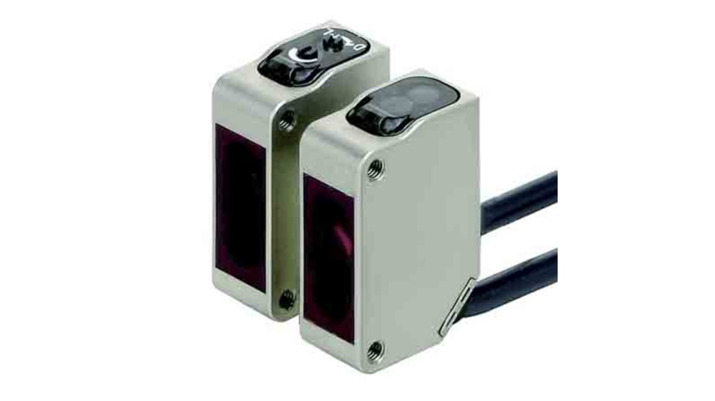 Sensore fotoelettrico Omron E3ZM-T61 2M, rettangolare, rilevamento fino a 15 m, uscita NPN, IP67/IP69K, cavo 2 m.