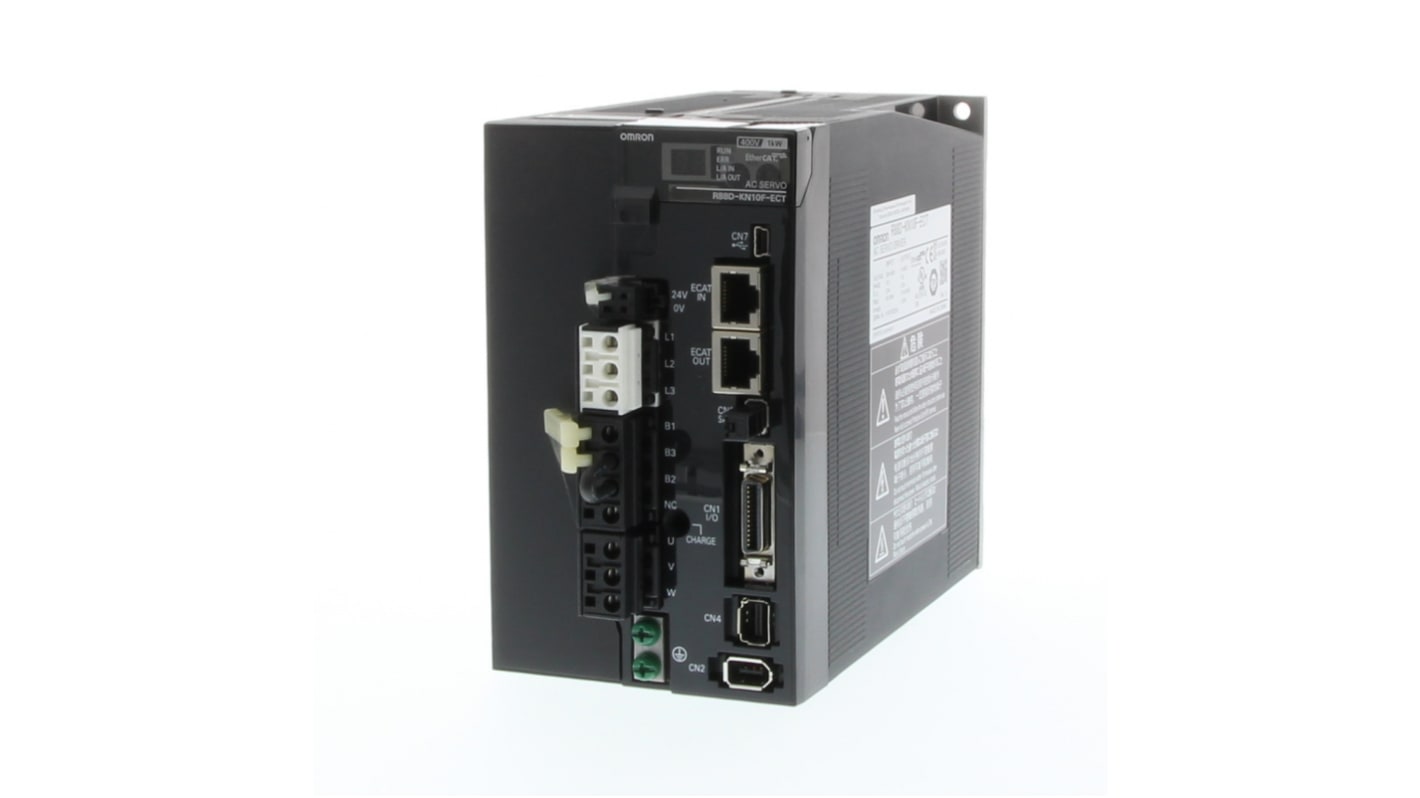 Servocomando trifase Omron R88D-KN50F-ECT, 400 V, 5 kW, con encoder a 20 bit e sintonizzazione automatica.
