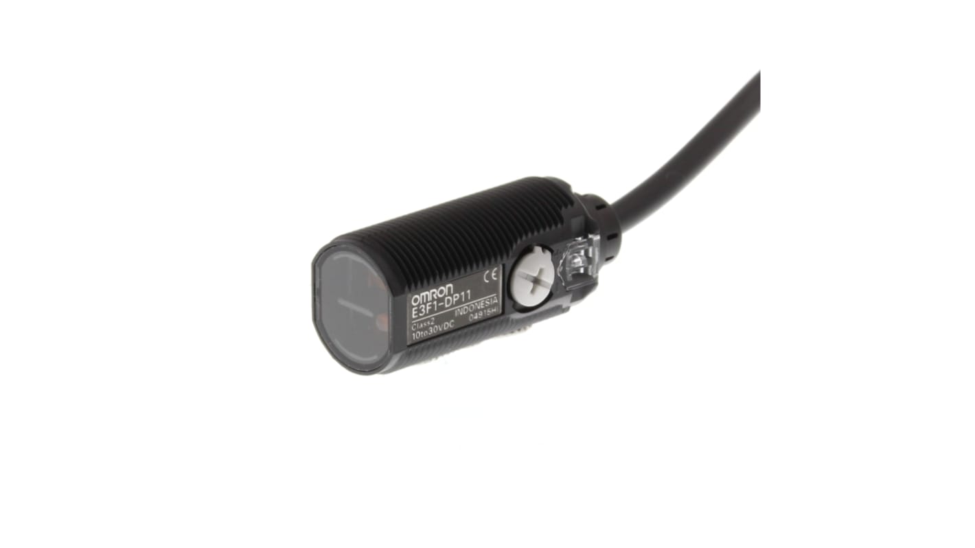 Sensore fotoelettrico cilindrico Omron E3F1-DN12 2M, rilevamento a retroriflessione, gamma 300 mm, uscita NPN, IP66.