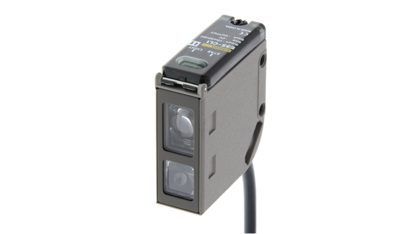 Sensore fotoelettrico rettangolare Omron E3S-CL1 5M, rilevamento da 5 a 200 mm, uscita NPN/PNP, corpo metallico, IP67.
