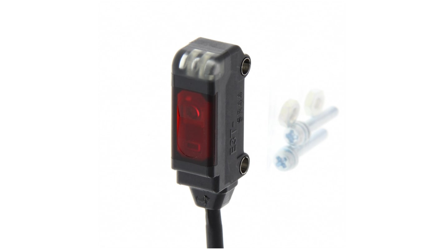 Sensore fotoelettrico Omron E3T-SR43-C 2M, retroriflettivo 200mm PNP, ideale per rilevare oggetti minuti.