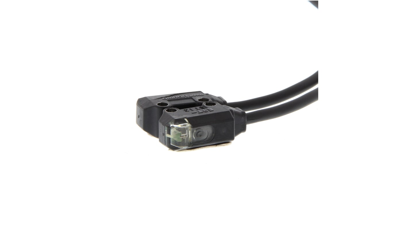 Omron E3T-ST23 2M, sensore fotoelettrico rettangolare PNP con rilevamento fino a 300 mm, grado di protezione IP67, montaggio semplificato.