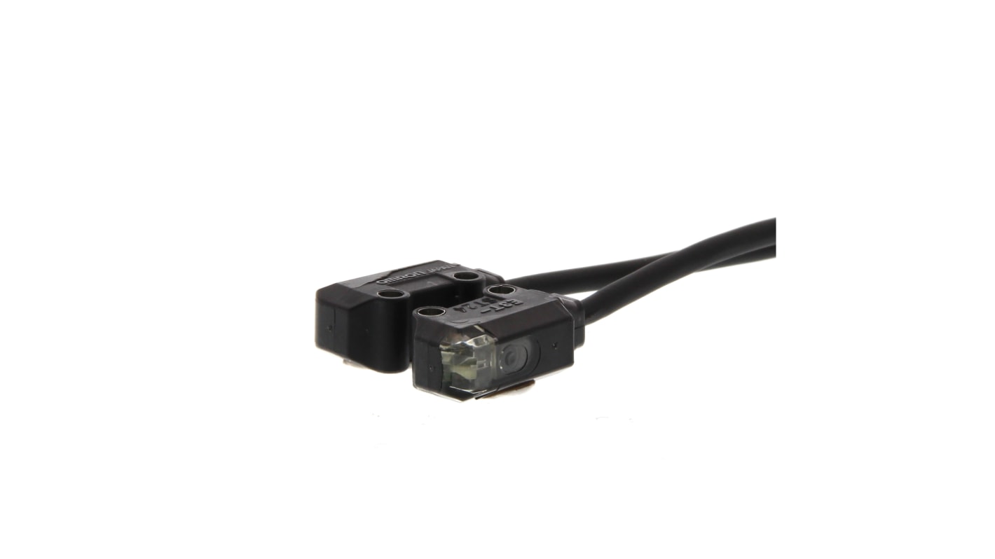 Sensore fotoelettrico rettangolare Omron E3T-ST24 2M, rilevamento 300 mm, uscita PNP, grado di protezione IP67, montaggio semplificato.