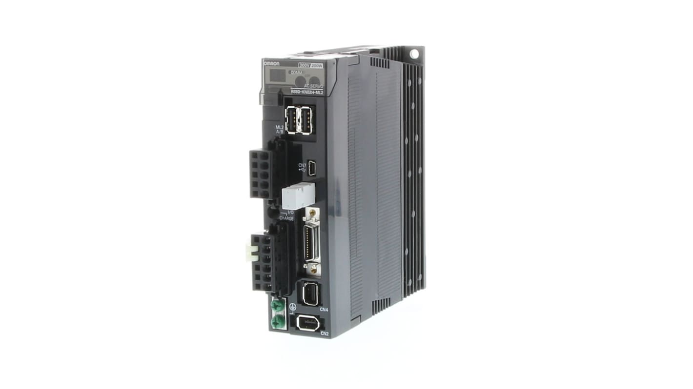 Servocomando Omron R88D-KN01H-ML2 per controllo di movimento, 200-240 V, 2,4 A, con EtherCAT e encoder a 20 bit.
