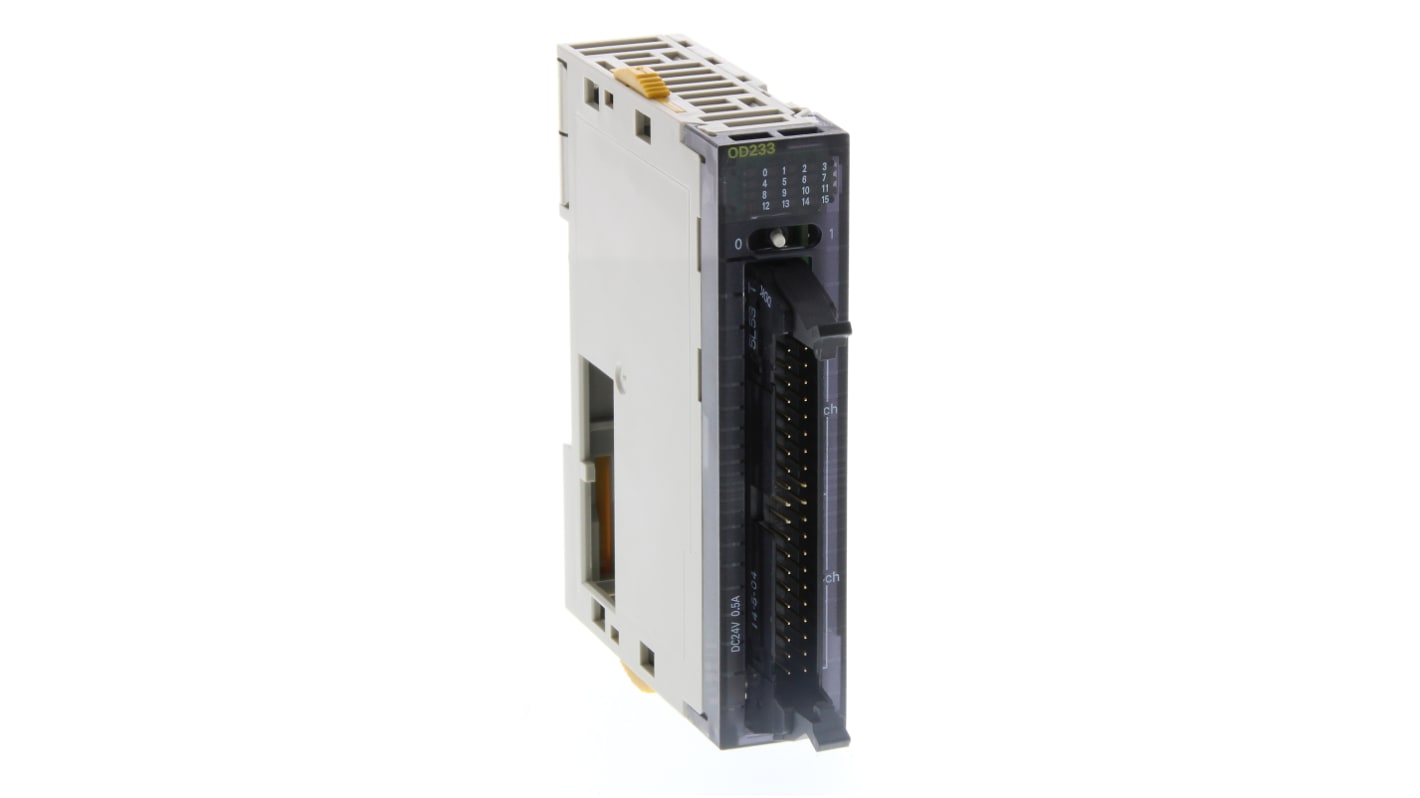 Modulo I/O Omron CJ1W-OD233 con 32 uscite PNP, tensione 12-24 V c.c., dimensioni 90x31x89 mm, connettore MIL40 e protezione cortocircuito.