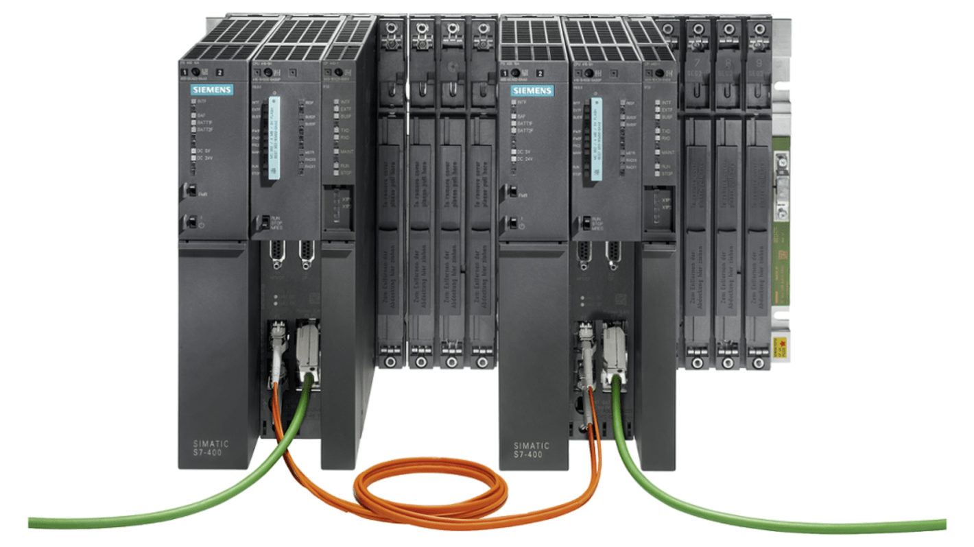 CPU PLC Siemens 6ES7400-0HR02-4AB0, SIMATIC S7-400H, con moduli di sincronizzazione e schede di memoria integrate.