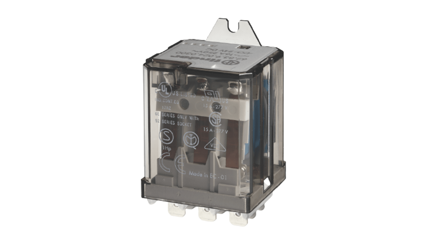 Finder 62.83.9.024.0040, relè 3PDT per montaggio su flangia, bobina 24V cc, corrente 16A, dotato di LED e opzioni di test.